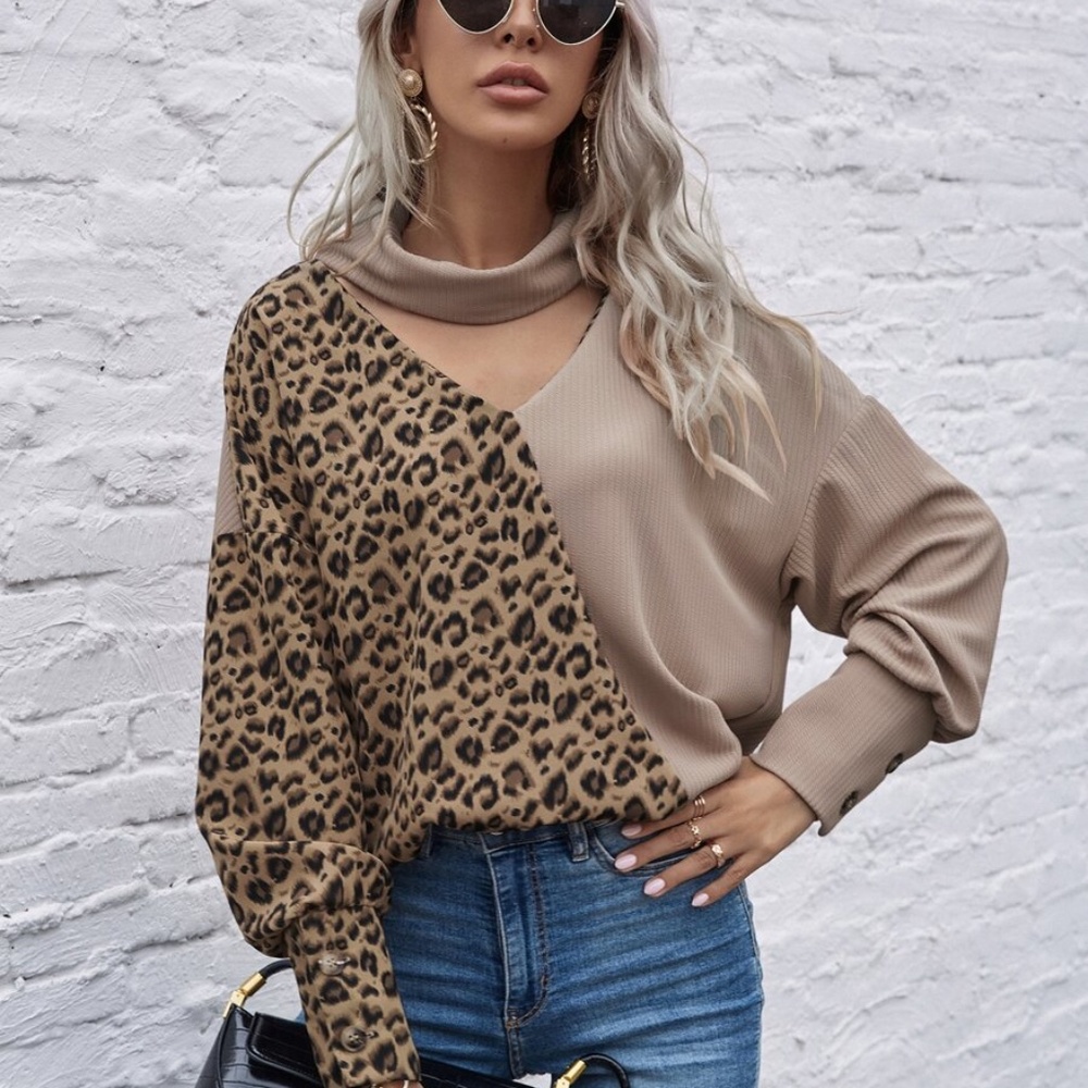 leopard print keyhole neck long sleeve top latte